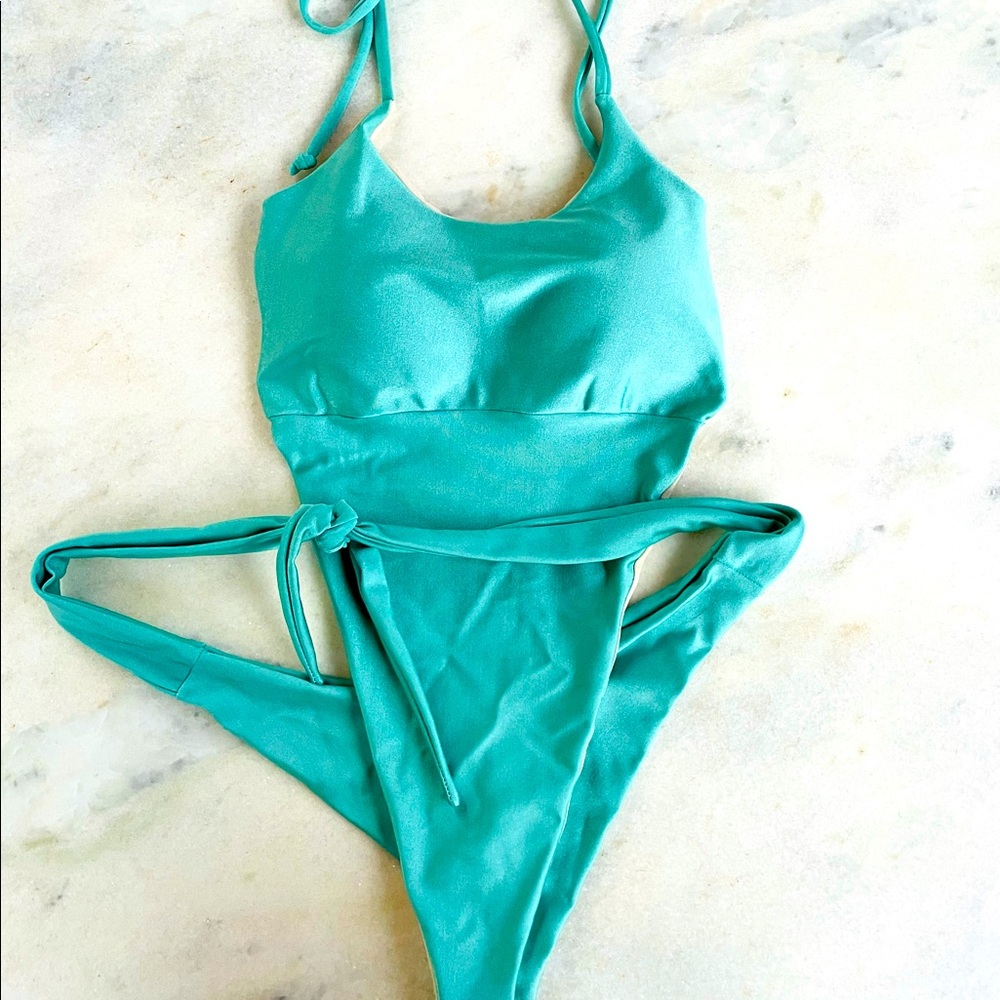 Brazilian One Piece Body Swimwear 🇧🇷